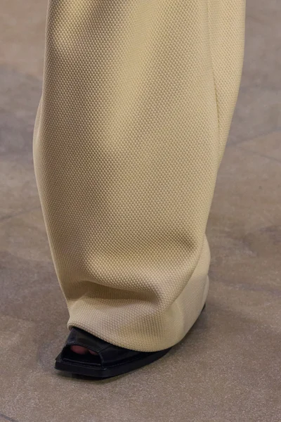 Look 8